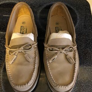 Rugged outback. Size 9 wide